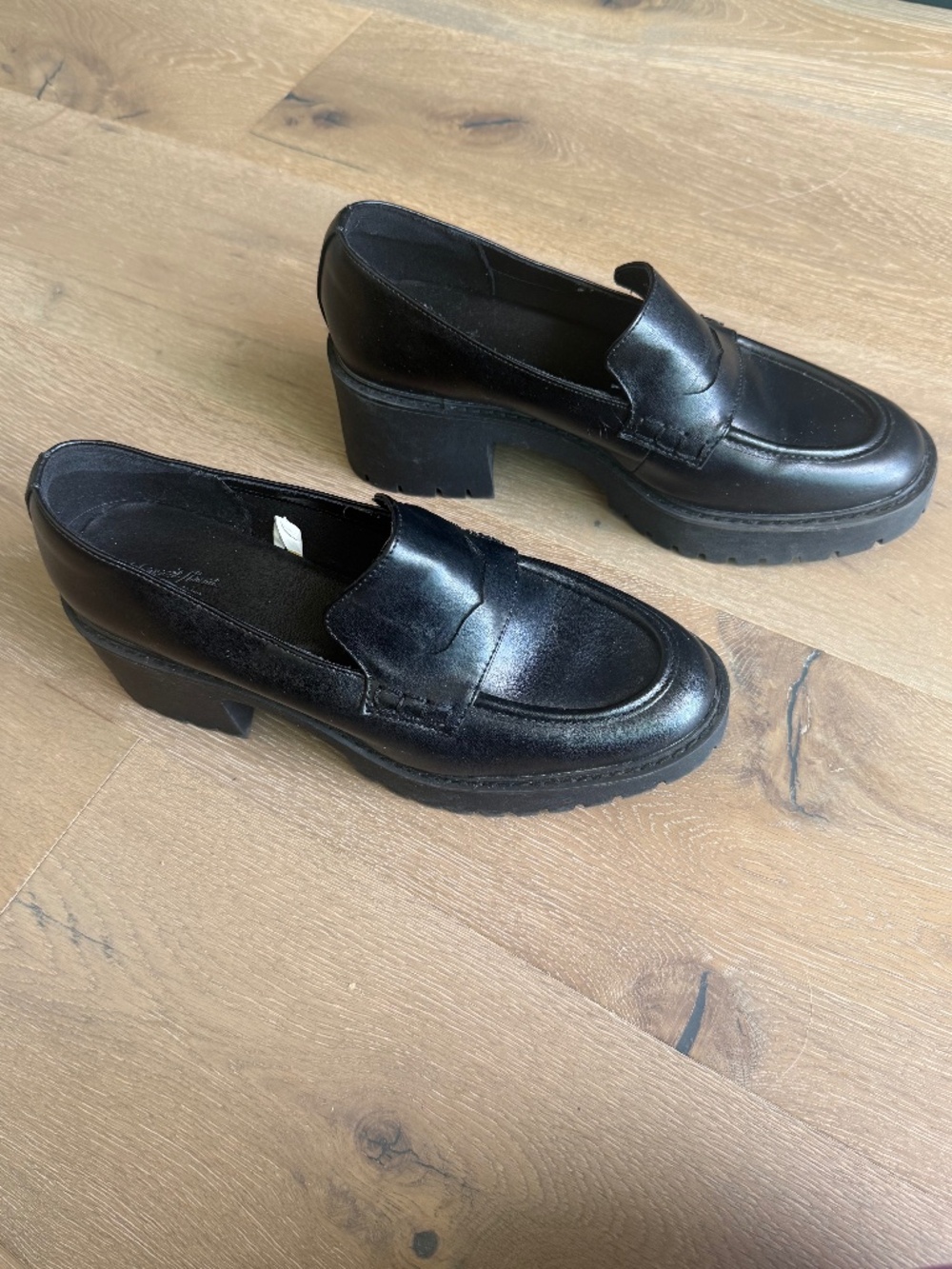 Universal Thread Loafers (Women's 11)
